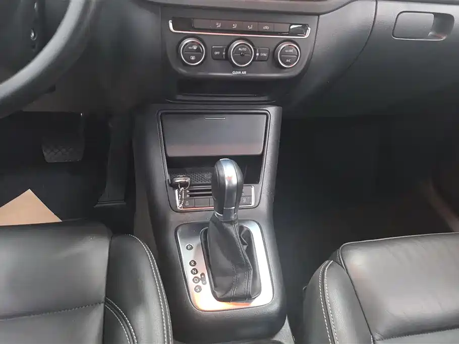 Volkswagen Tiguan 2017 — фото 16
