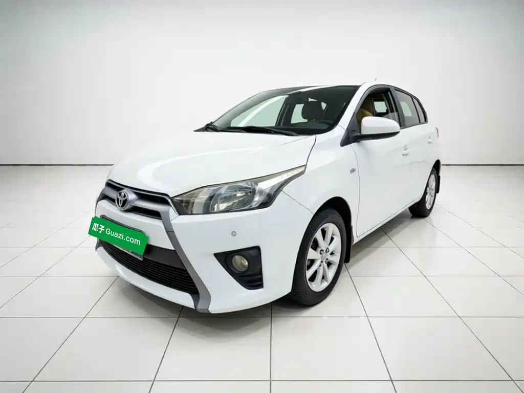 Toyota Yaris L 2014 — фото 1