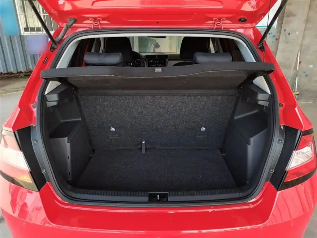 Skoda Fabia 2018 — фото 19