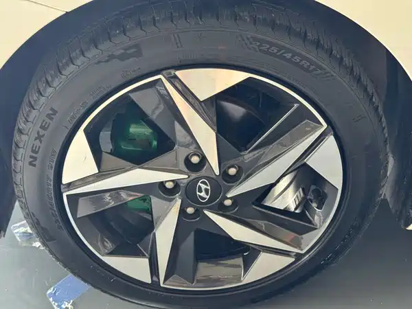 Hyundai Elantra 2022