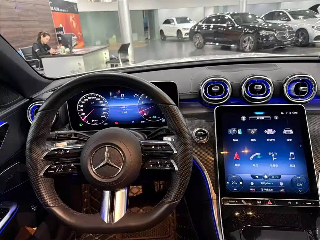 Mercedes-Benz C-Class 2023 — фото 11