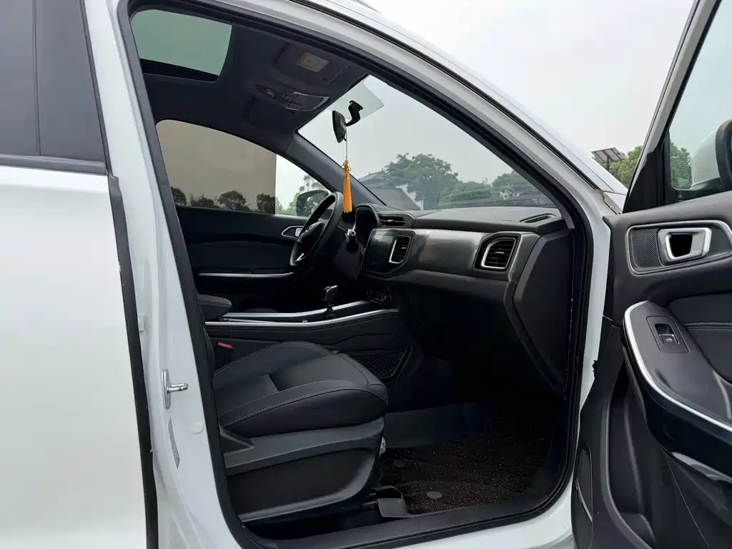 Chery Tiggo 8 2018 — фото 12