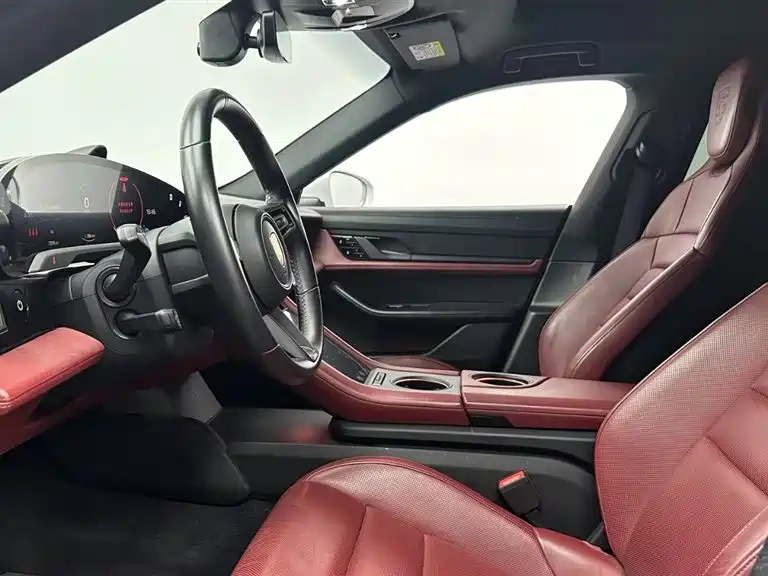 Porsche Taycan 2021 — фото 16