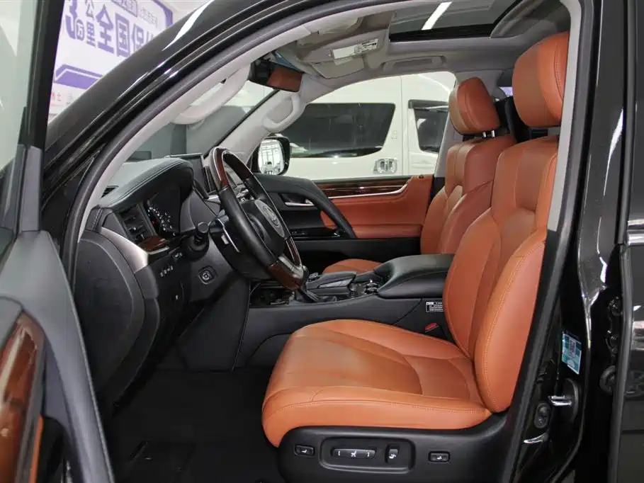 Lexus LX 2020