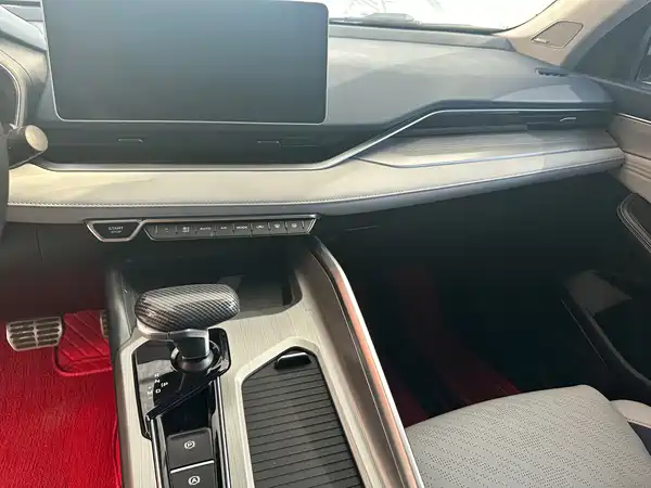 Geely Xingrui 2022