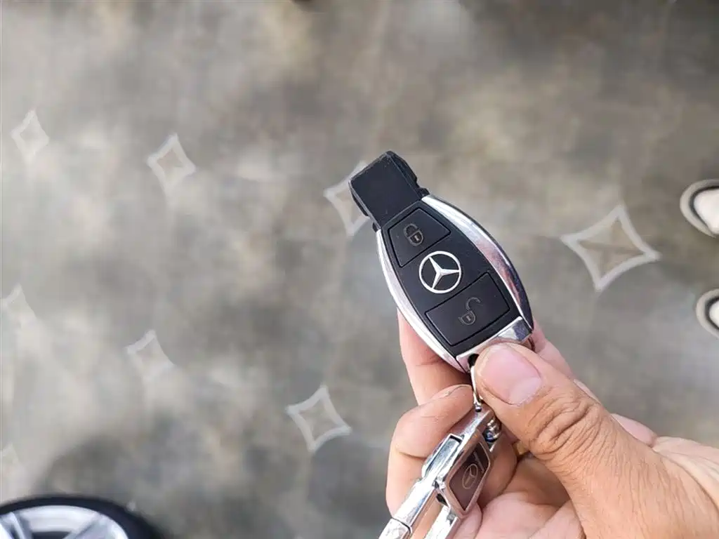 Mercedes-Benz R-Class 2015 — фото 9
