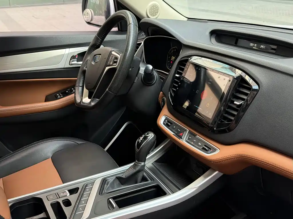 Geely Vision X6 2018 — фото 14