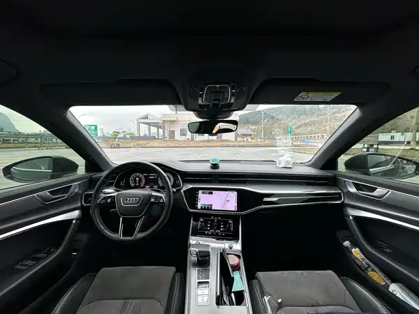 Audi A6L 2022