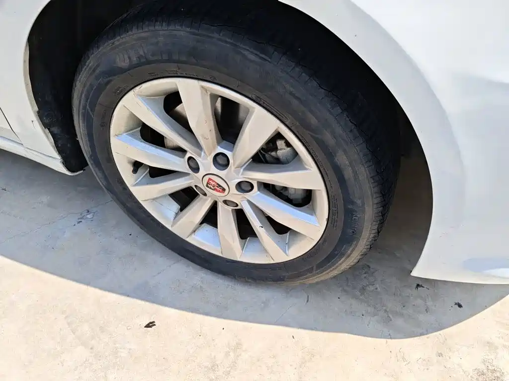 Roewe i6 Classic 2019 — фото 8