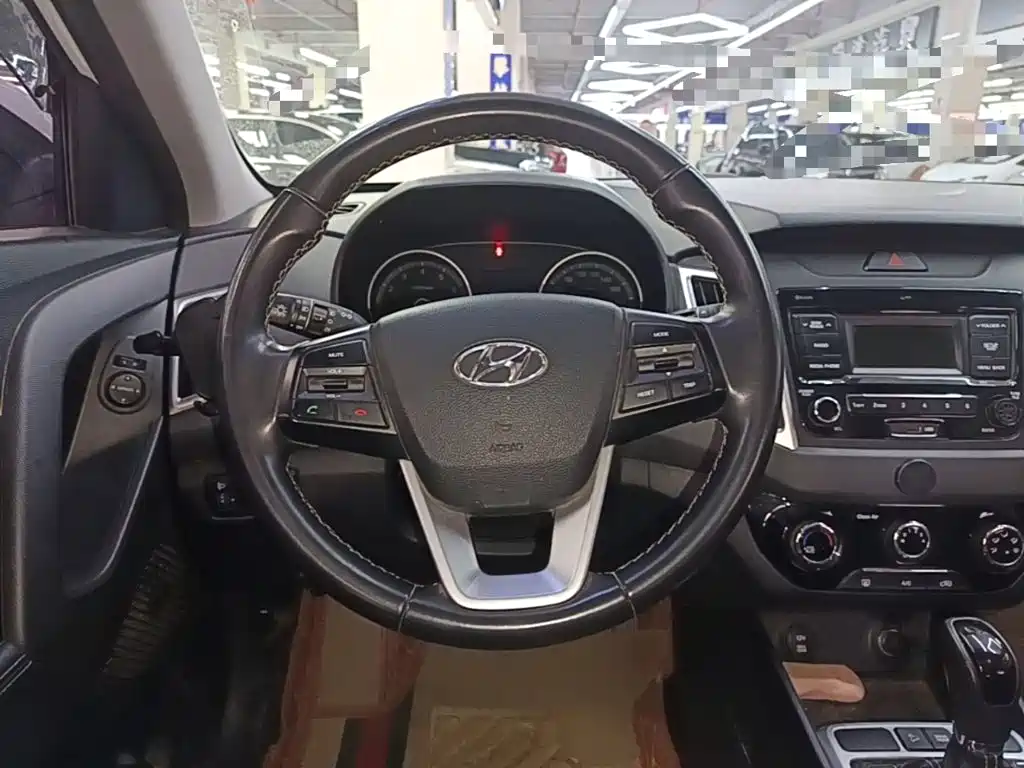 Hyundai ix25 2018 — фото 11