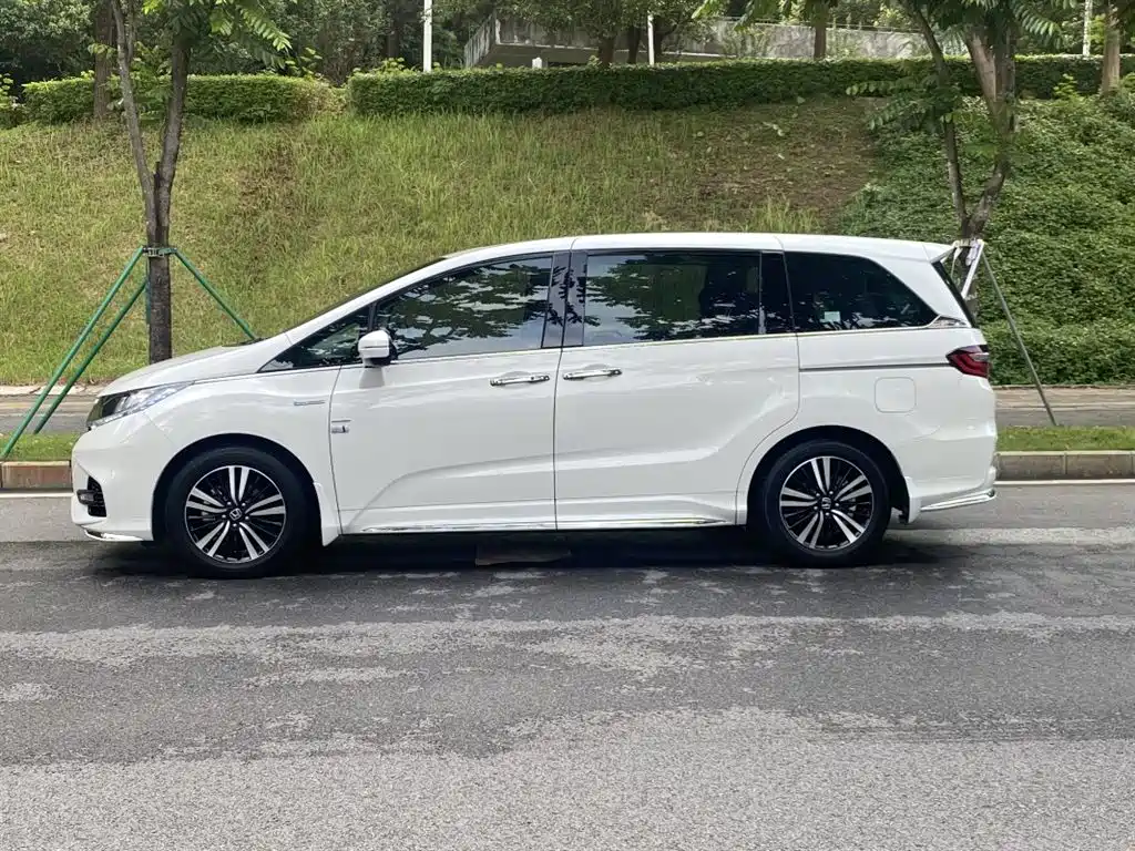 Honda Odyssey 2021 — фото 27