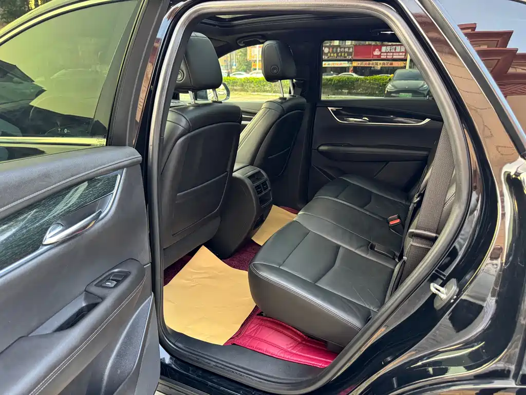 Cadillac XT5 2020 — фото 11