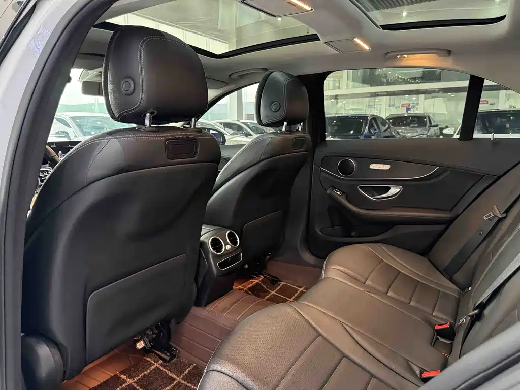 Mercedes-Benz C-Class 2019 — фото 10