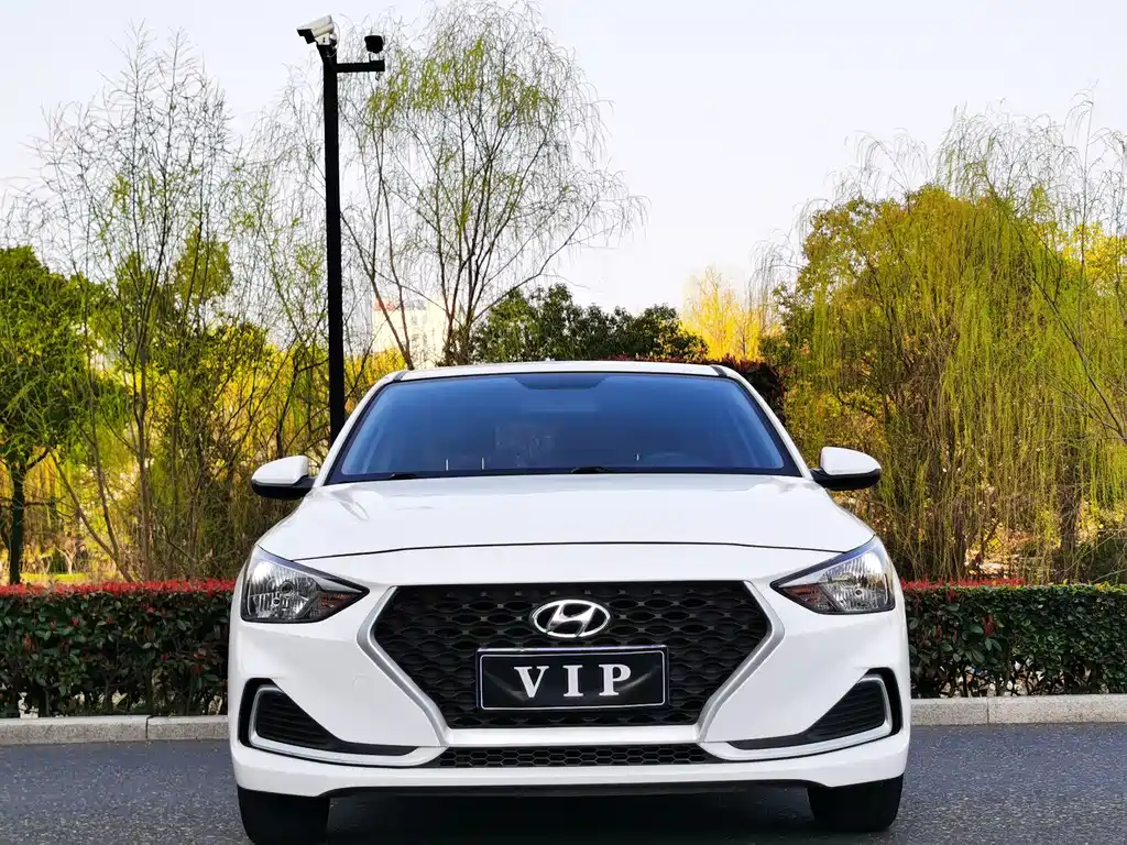 Hyundai Elantra 2022 — фото 2