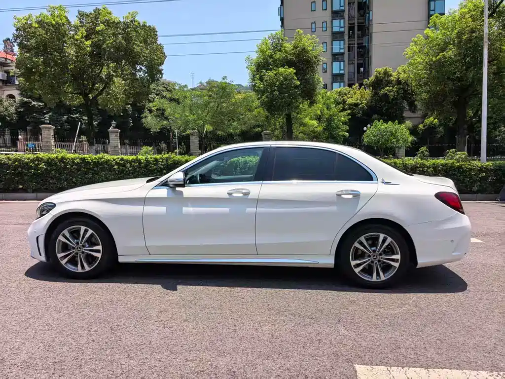 Mercedes-Benz C-Class 2019 — фото 8