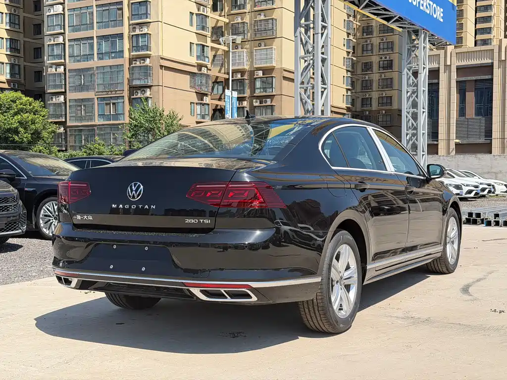 Volkswagen Magotan 2025