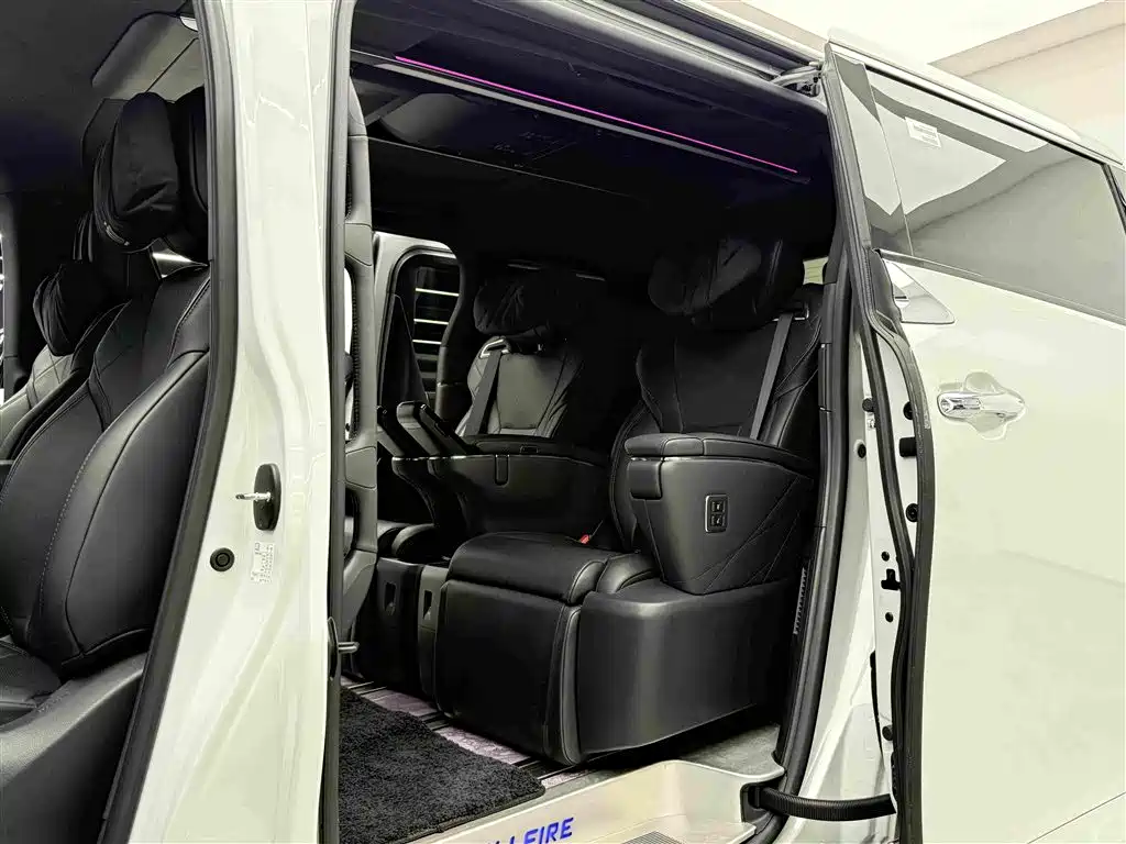 Toyota Vellfire 2025