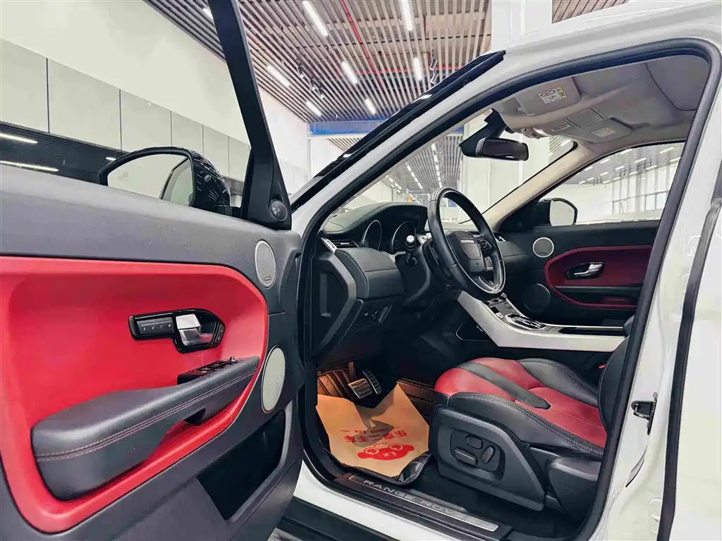 Land Rover Evoque 2015 — фото 11
