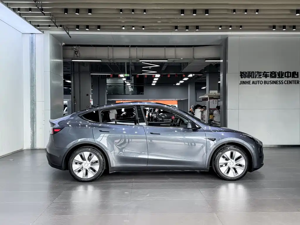 Tesla Model Y 2023 — фото 20
