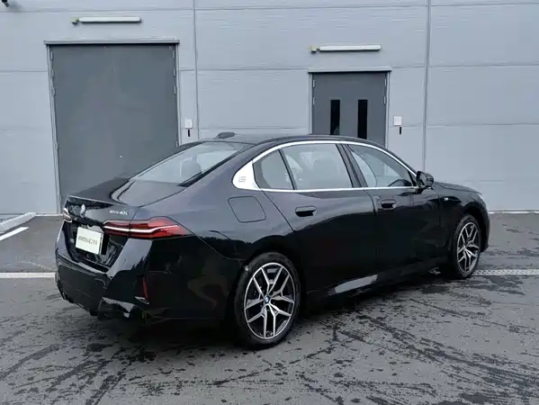 BMW i5 2025