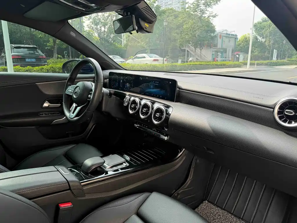 Mercedes-Benz A-Class 2020 — фото 11