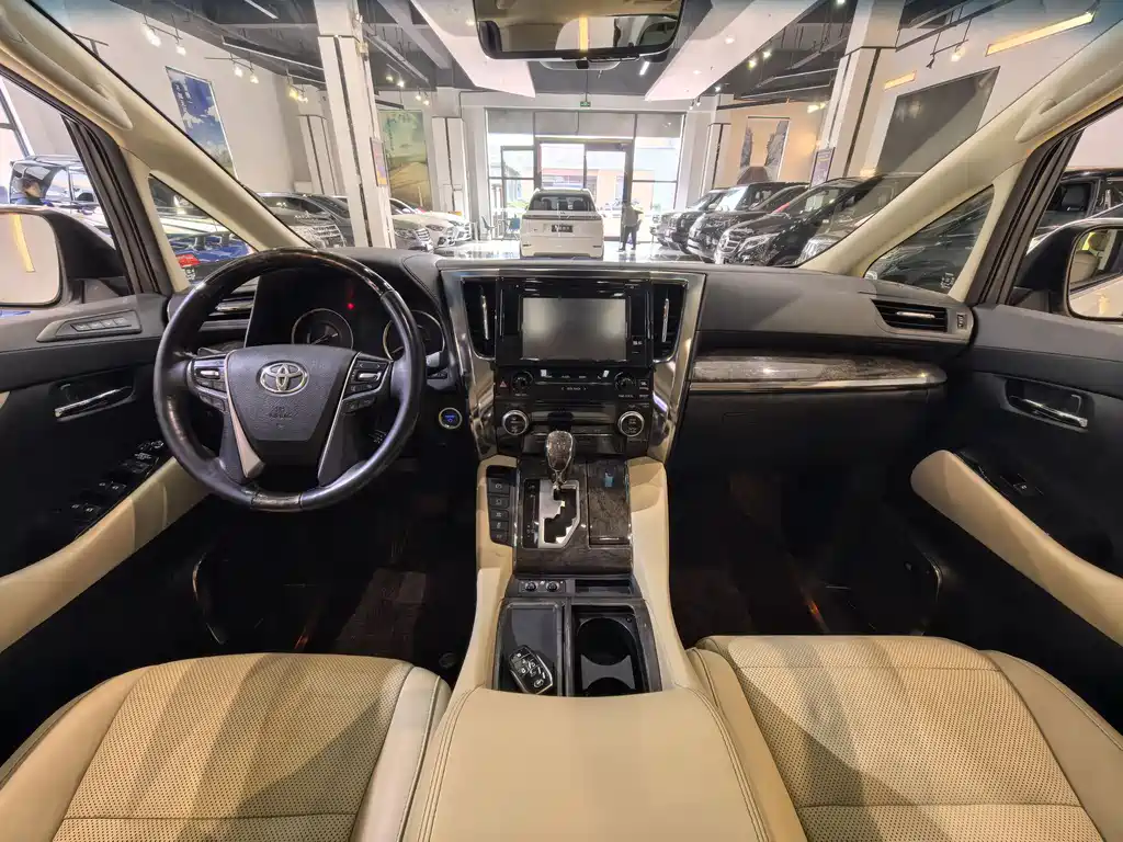 Toyota Vellfire 2020