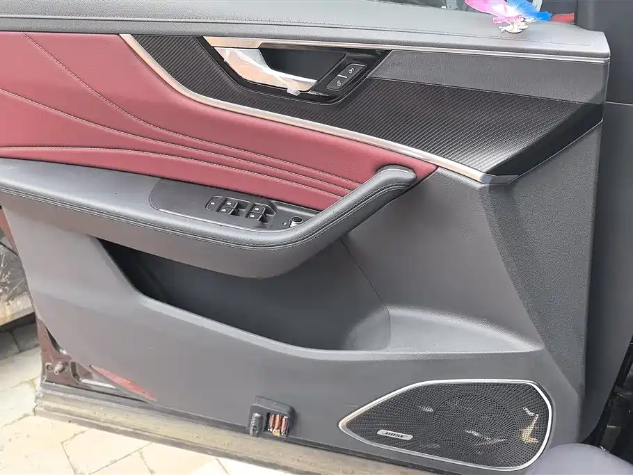 Hongqi HS5 2025