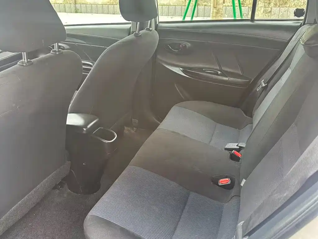 Toyota Yaris L 2018 — фото 8