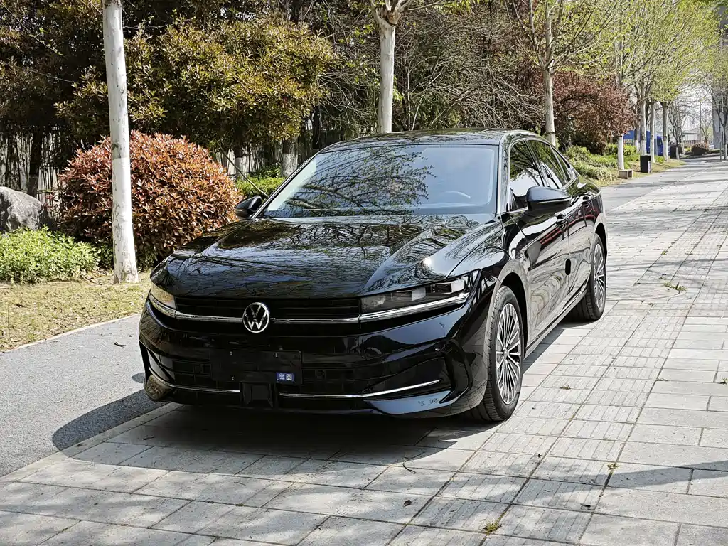 Volkswagen Magotan 2025
