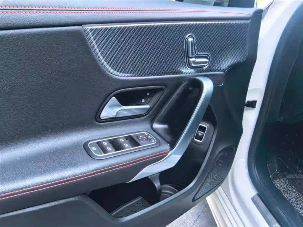Mercedes-Benz A-Class 2023 — фото 16