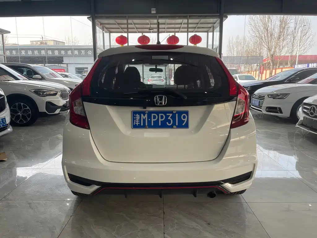Honda Fit 2018 — фото 8