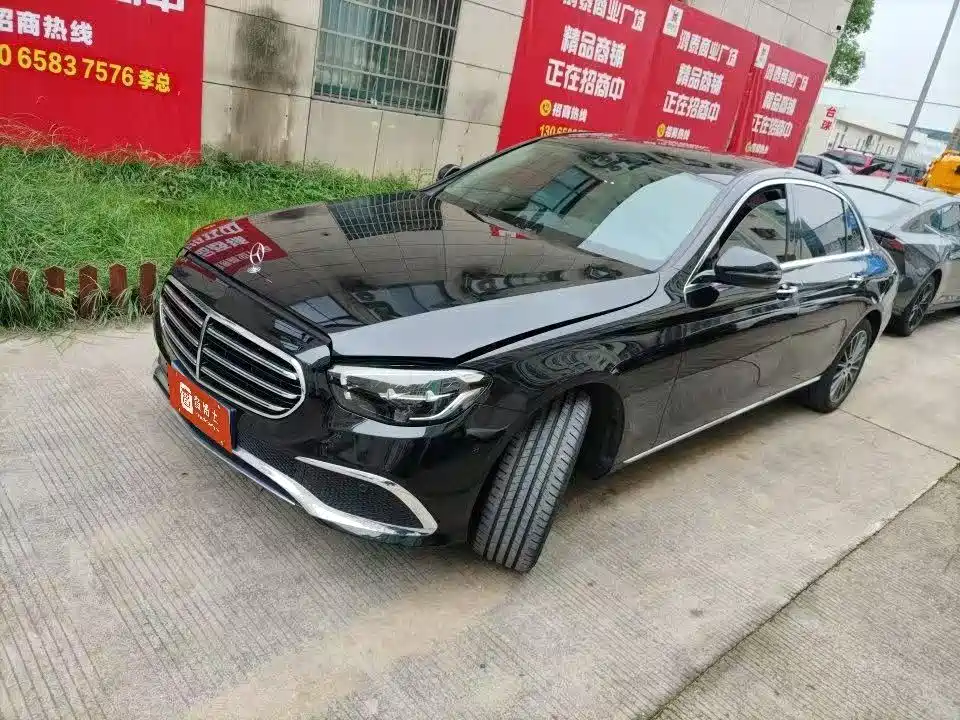 Mercedes-Benz E-Class 2022