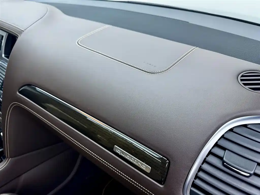 Audi Q7 2013 — фото 23