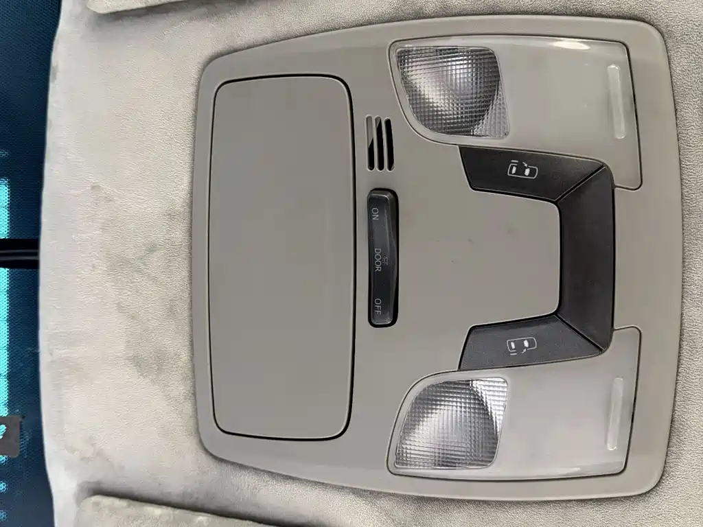 Toyota Sienna 2015 — фото 30
