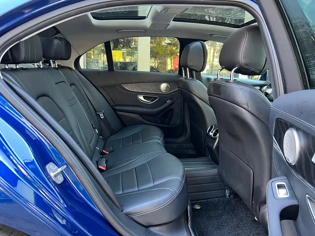 Mercedes-Benz C-Class 2018 — фото 16