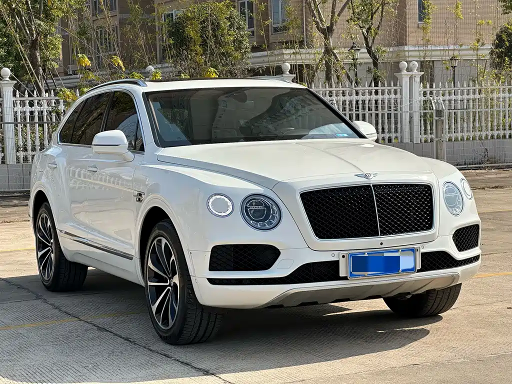 Bentley Bentayga 2020 — фото 3