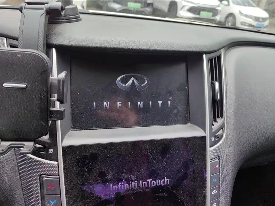 Infiniti Q50L 2015 — фото 13