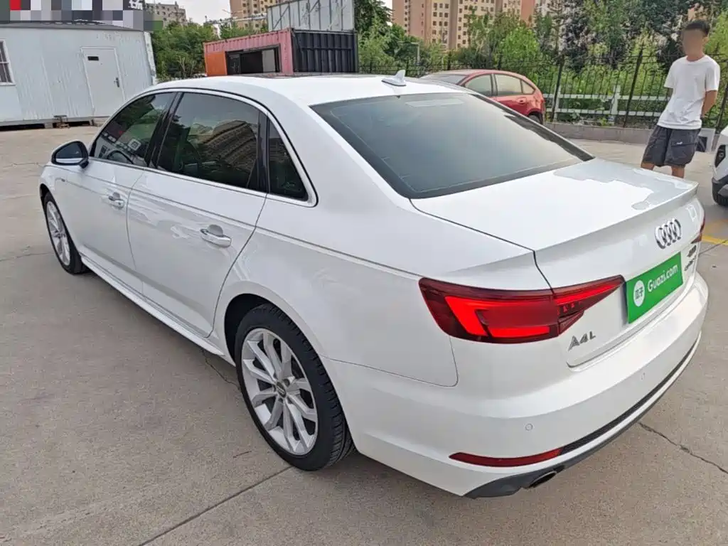 Audi A4L 2018