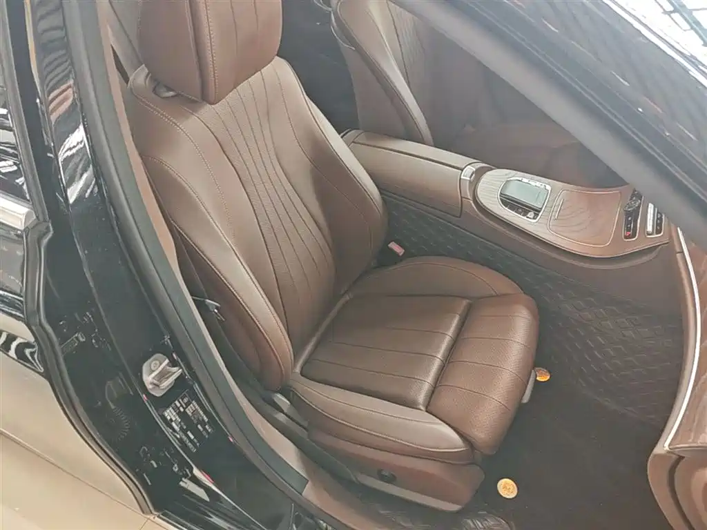 Mercedes-Benz E-Class 2022 — фото 25