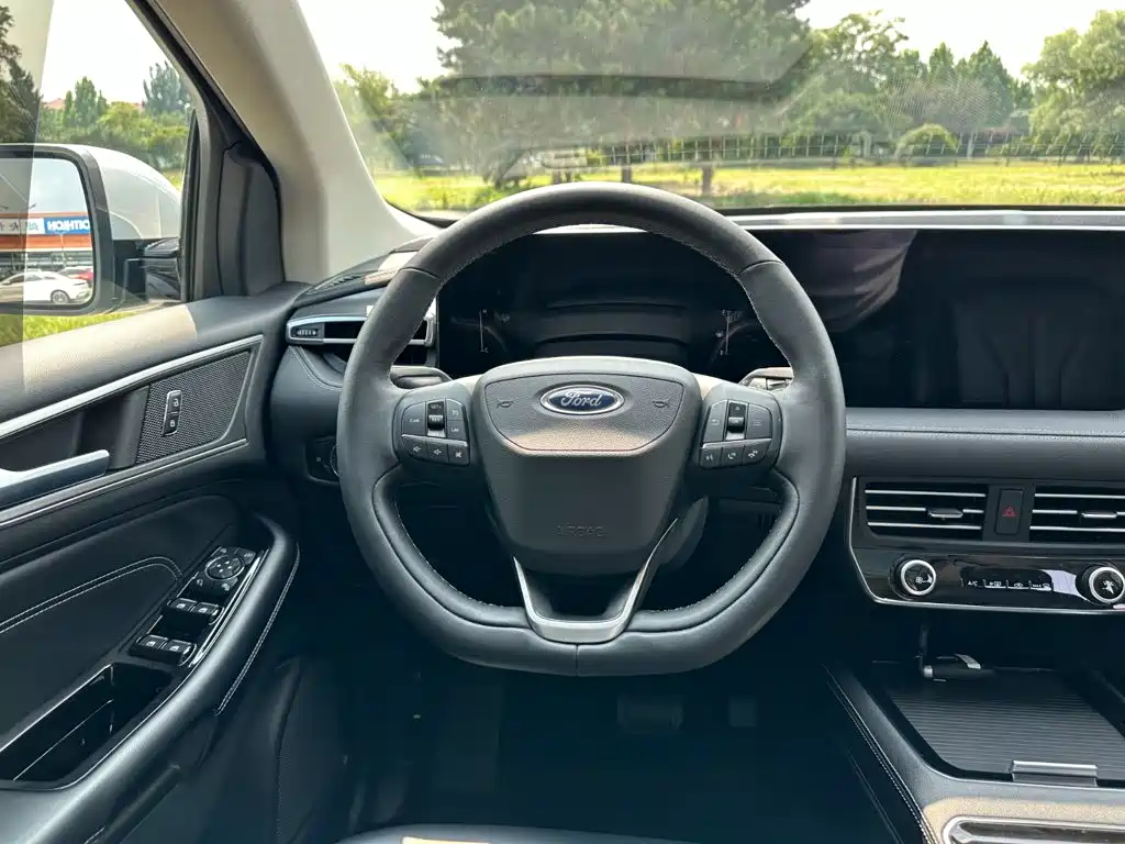 Ford Edge 2022 — фото 20