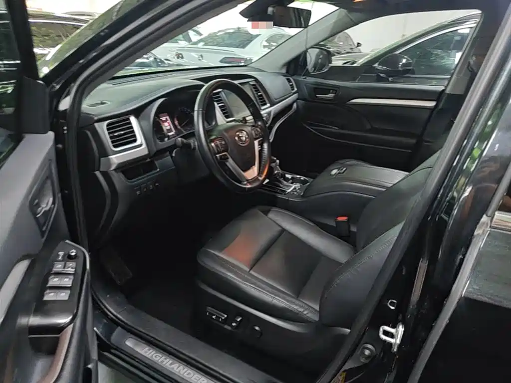 Toyota Highlander 2020 — фото 15