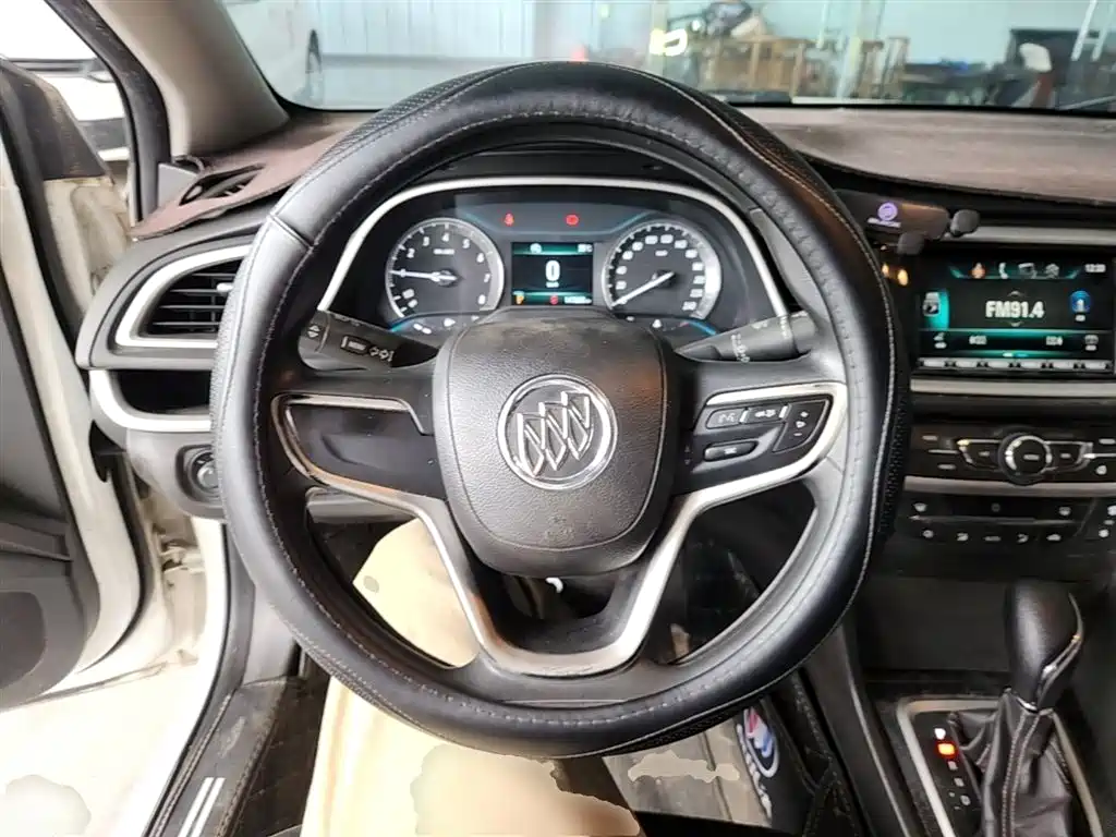Buick Excelle 2016 — фото 11