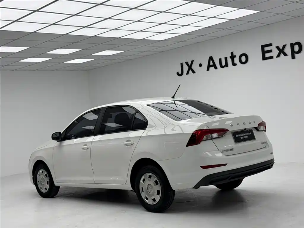 Skoda Rapid 2021 — фото 13