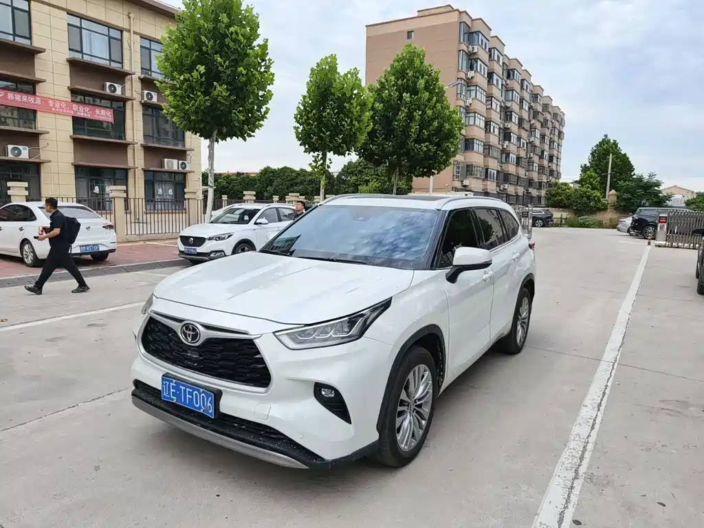 Toyota Highlander 2025