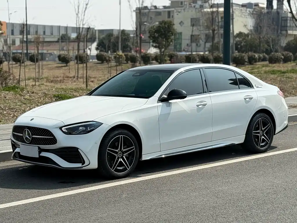 Mercedes-Benz C-Class 2025 — фото 1