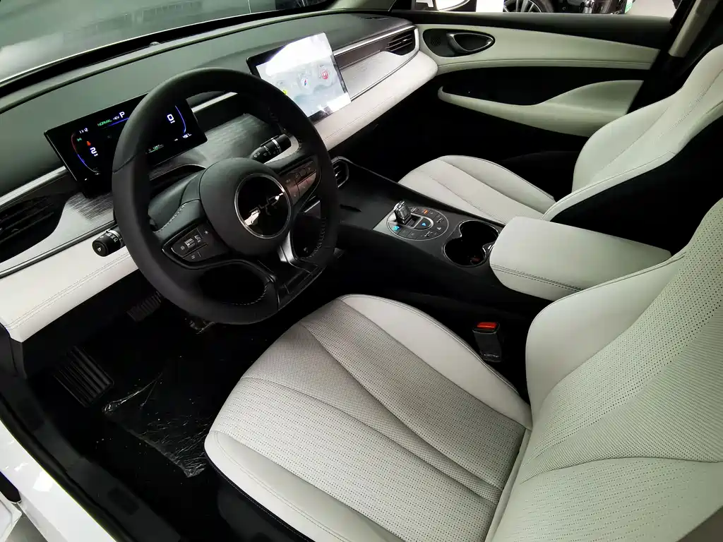 BYD Seal 05 DM-i 2025 — фото 11