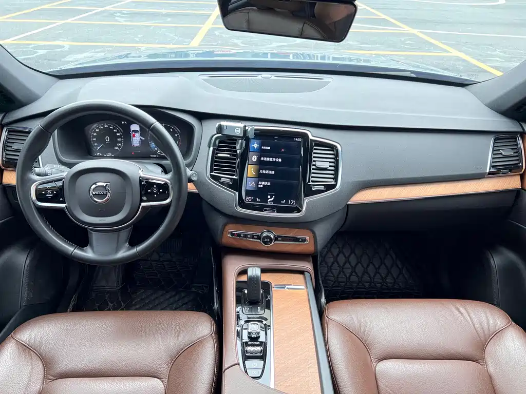 Volvo XC90 2020 — фото 14