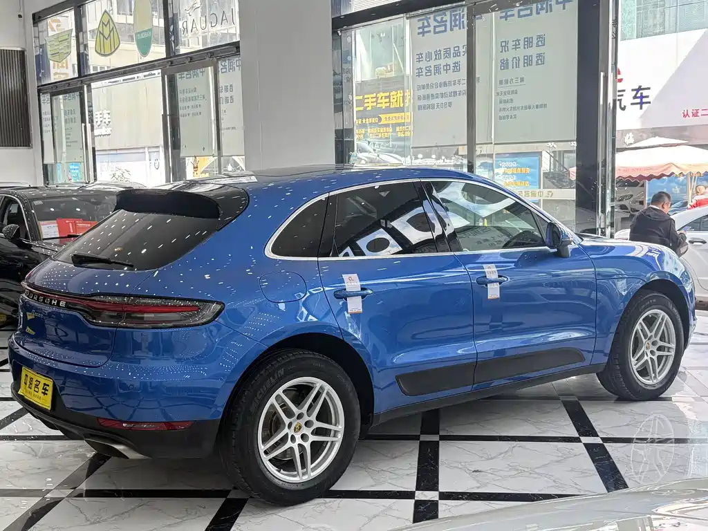 Porsche Macan 2019 — фото 10