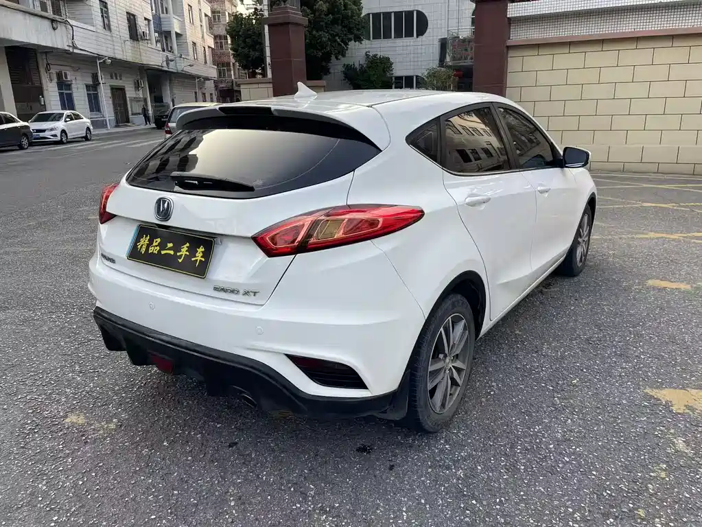 Changan Eado XT 2017 — фото 5