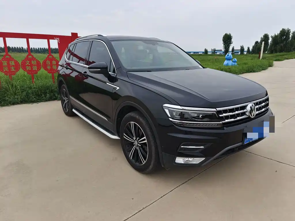 Volkswagen Tiguan L 2017 — фото 3